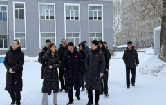 呼倫貝爾市人社局副局長黃義喜  一行到學院檢查指導校園安全工作